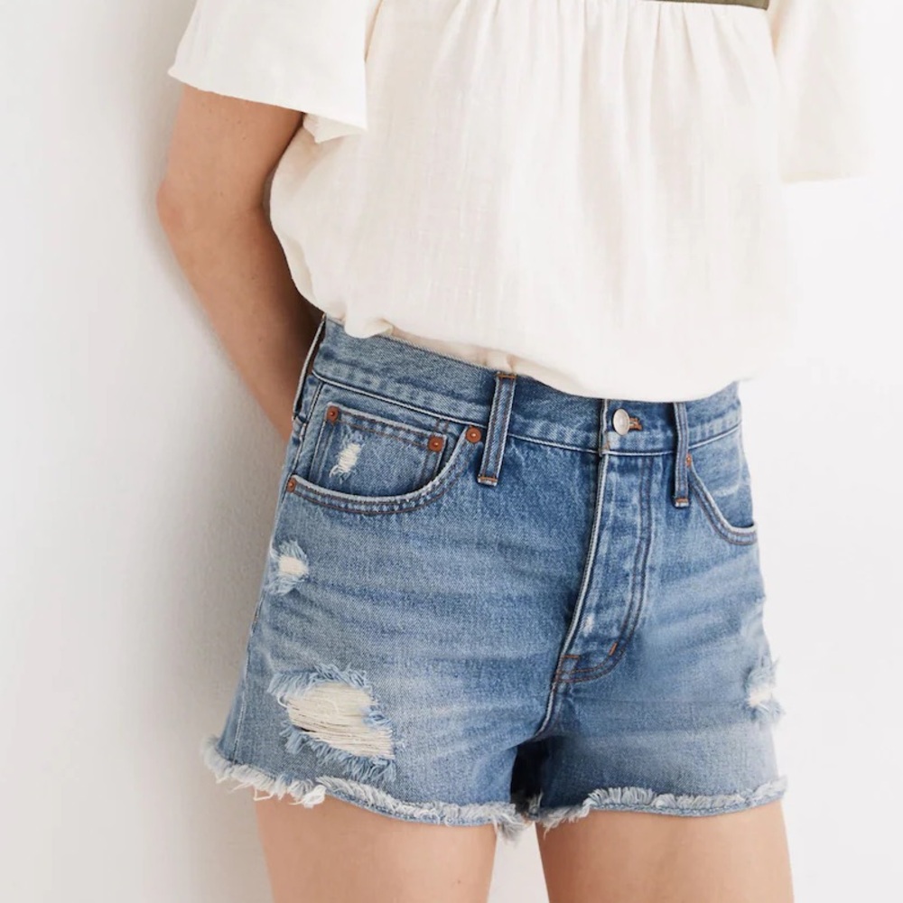 Madewell Relaxed Denim Shorts in Homecrest Wash: Ripped Edition